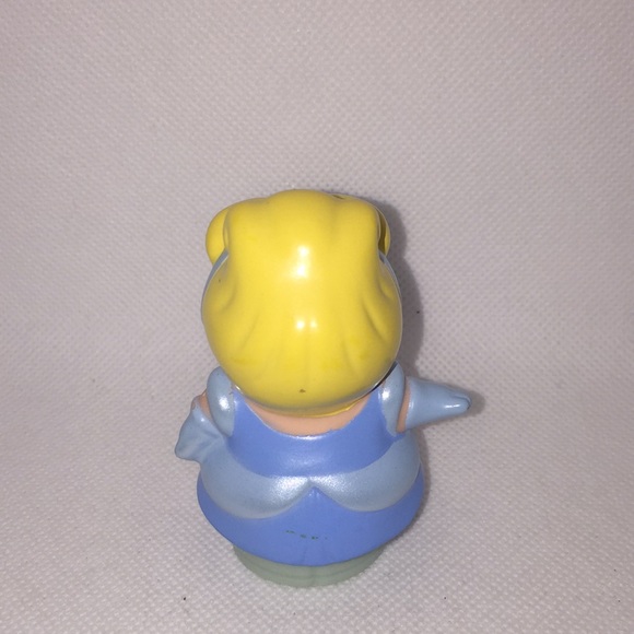 Fisher-Price Little People Disney Princess Cinderella Figure Toy Doll 2.5" - Picture 2 of 7